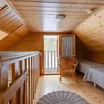 Lomamoekki Tapola Chalet *